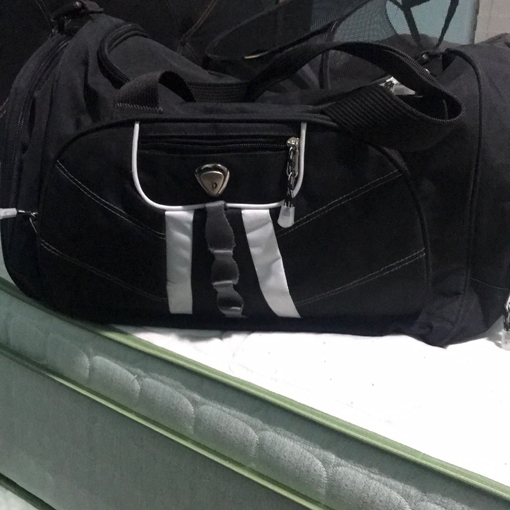 Duffel bag with a lot of packets!